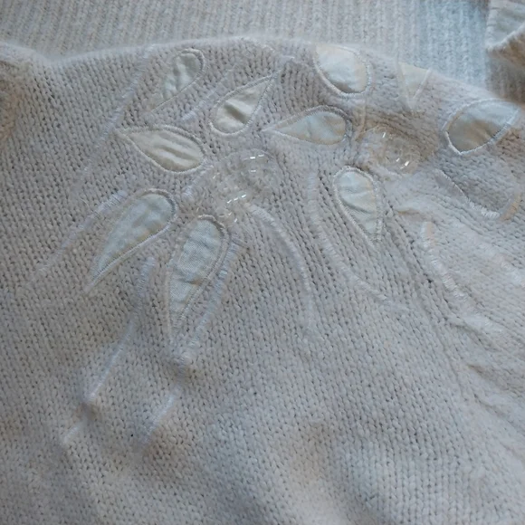 Vtg Distinction Large Silk Angora Off White Knit Lambs Wool Embroidered Sweater - Picture 13 of 14